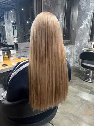 ロング カラー ハイトーンカラー 🦄レイヤーカットのヘアスタイル