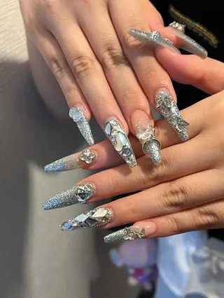 ネイル Luna Gladeのネイルデザイン