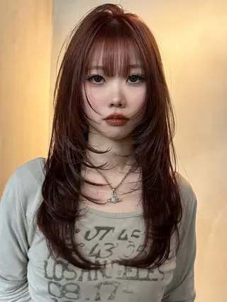 セミロング カラー イツク ⚡️ ルーツ/ハイトーンのヘアスタイル