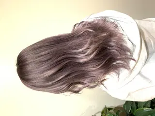 セミロング カラー ハイトーン得意😍 Lumiereのヘアスタイル