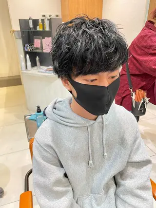 ミディアム メンズ ブリーチ特化 ハイトーンRYOYAのヘアスタイル