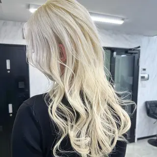 ロング カラー シールエクステ特化 ハイトーン、NANAのヘアスタイル