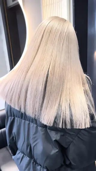 セミロング カラー Giselハヤシ ケンタのヘアスタイル