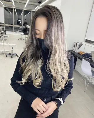 ロング カラー ブリーチ 透明感HIDEのヘアスタイル