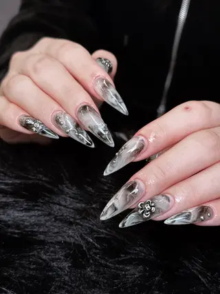 ネイル Lisa Nail Salonのネイルデザイン