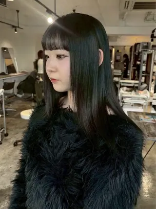 ミディアム カラー ワンカラー🌙.* 艶カラー/NeNeのヘアスタイル