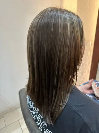 ミディアム カラー 我満 宏映のヘアスタイル