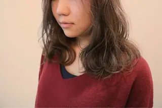 ミディアム カラー soins de MaLilyのヘアスタイル