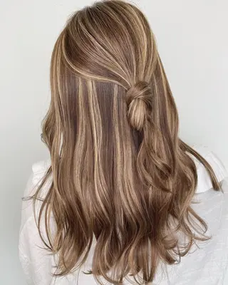 セミロング カラー ブリーチ 透明感HIDEのヘアスタイル
