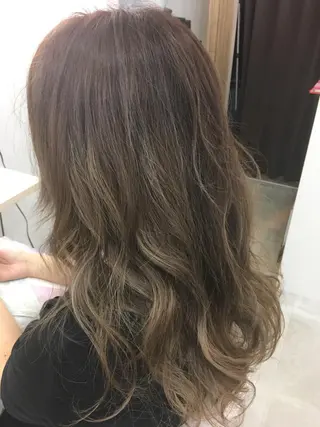 セミロング ロング カラー 髪質改善 中川 翔のヘアスタイル