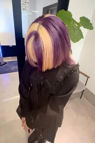 ミディアム ブリーチ×派手髪🎨 岡山駅🌈こうすけのヘアスタイル