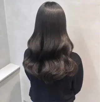 ロング カラー girly上品ヘア 🎀/ベージュikuのヘアスタイル