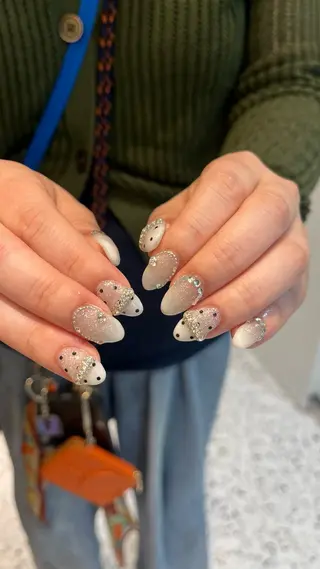 ネイル 𝗮𝘆𝗮𝗸𝗮 📍新宿ネイリストのネイルデザイン