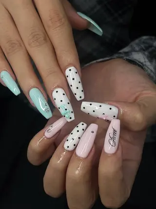 ネイル schon 🎀saraのネイルデザイン