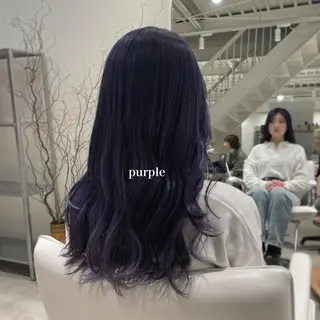 ロング カラー 峯崎 葵のヘアスタイル