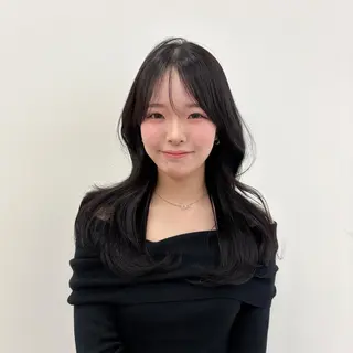 ロング カラー 抜け感レイヤー︴ ニュアンスカラーのヘアスタイル