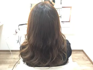 セミロング カラー 三瓶 眞実子のヘアスタイル
