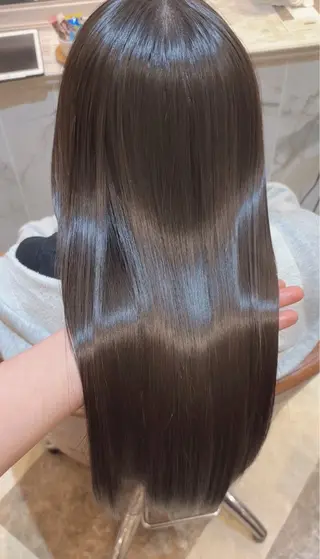 ロング 岸 風花のヘアスタイル