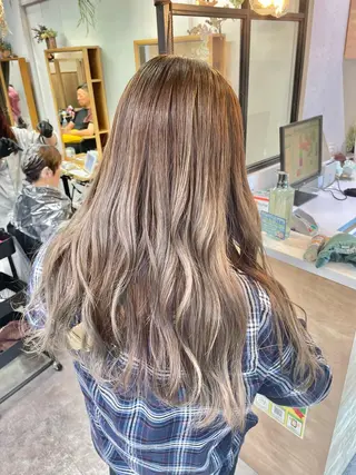ロング カラー レイン🌏🌱 似合わせ/ハイトーンのヘアスタイル