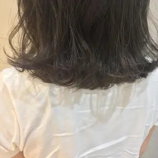 ショート カラー 金子 歩実のヘアスタイル