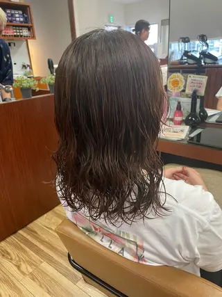 ミディアム パーマ スー 髪質改善 レイヤーのヘアスタイル