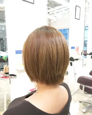 ショート カラー 中村 よしひでのヘアスタイル