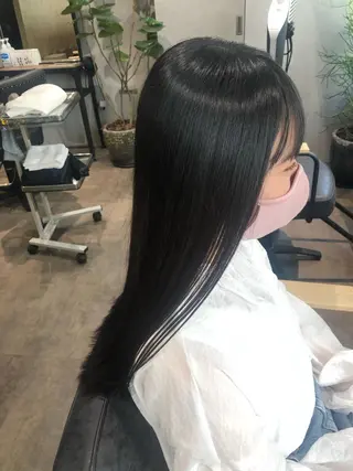 ロング ナチュラル透明感🌱 小山美樹子のヘアスタイル