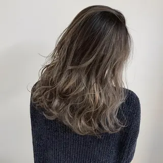 セミロング 植田 彩のヘアスタイル