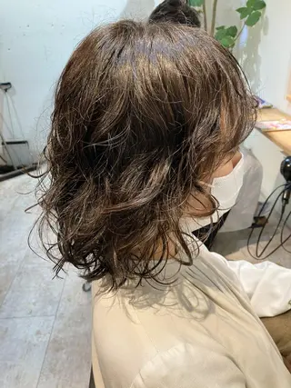 ミディアム パーマ 【女性指名No.1】 西口直子のヘアスタイル