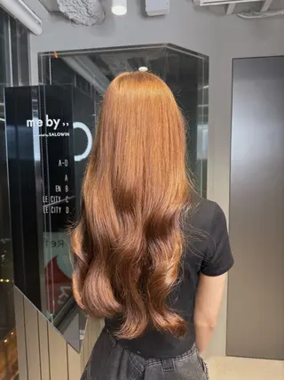 ロング カラー 藤岡 里菜のヘアスタイル
