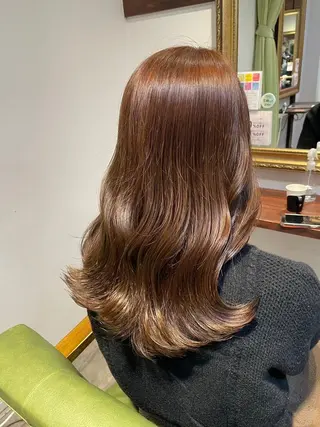 ミディアム カラー newi saLyu ネウィ サリューのヘアスタイル