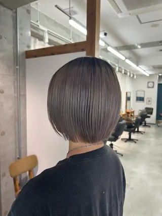 ショート カラー 関 柚花子のヘアスタイル