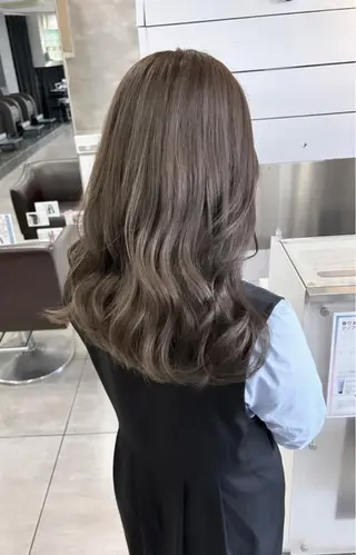 セミロング レイヤー/艶髪カラー 森本くるみのヘアスタイル