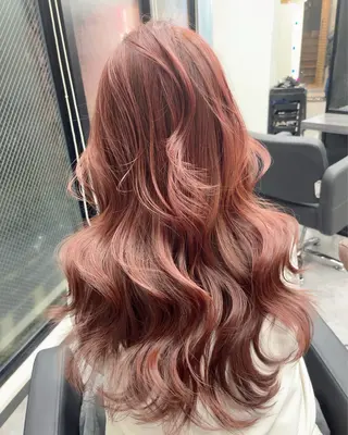 カラー 保坂 彩月のヘアスタイル
