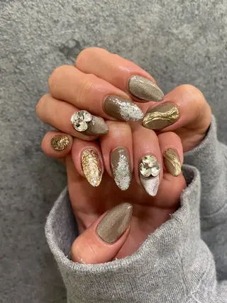 ネイル SHIORI 📍渋谷 / 円山町のネイルデザイン