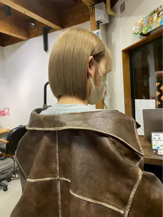 ショート カラー LUCK ユナのヘアスタイル
