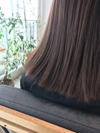 ミディアム カラー レイヤー/大人ボブ| ワタナベ リョウカのヘアスタイル