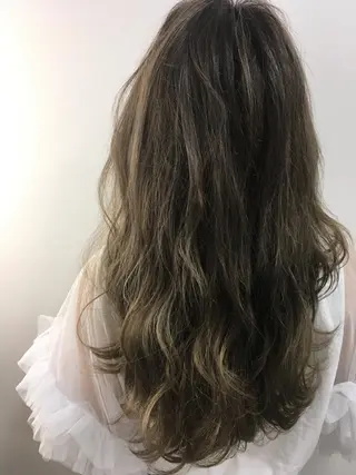 セミロング カラー 髪質改善 中川 翔のヘアスタイル