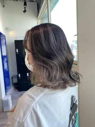 ミディアム ヤクシジ レンのヘアスタイル