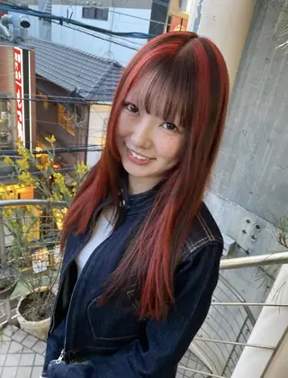 ロング インナーカラー/ボブ イヤリングカラーのヘアスタイル