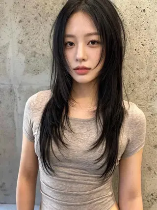 ミディアム カラー 韓国レイヤーカット 🫧大阪梅田レイヤーのヘアスタイル