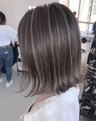 ショート カラー ブリーチ 透明感HIDEのヘアスタイル