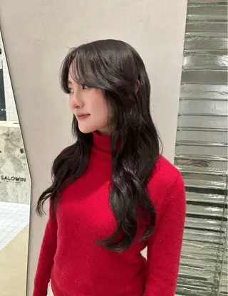 セミロング カラー ヘアアレンジ ‎透明感×艶髪 ‎🫒maki🎀のヘアスタイル