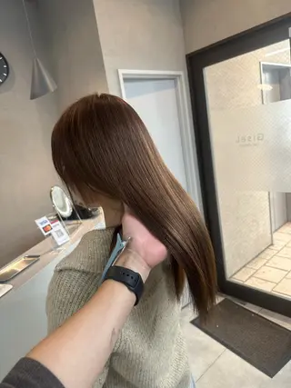 セミロング ジゼル小倉谷内尾祐音 ケアブリーチのヘアスタイル