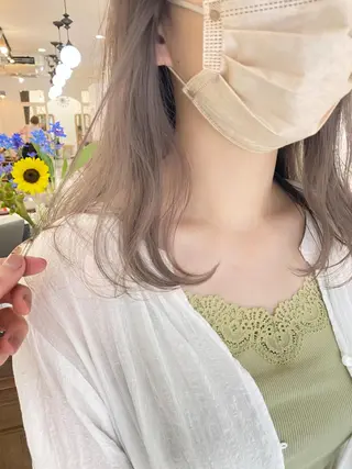 セミロング カラー 顔周りレイヤーカット ブリーチminamiのヘアスタイル