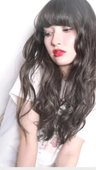ロング 嶋崎 留美のヘアスタイル
