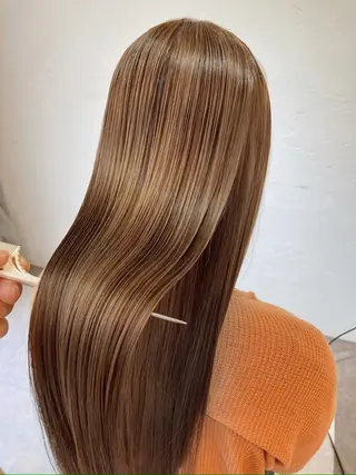 マネージャー× 髪質改善×ウルトワのヘアスタイル