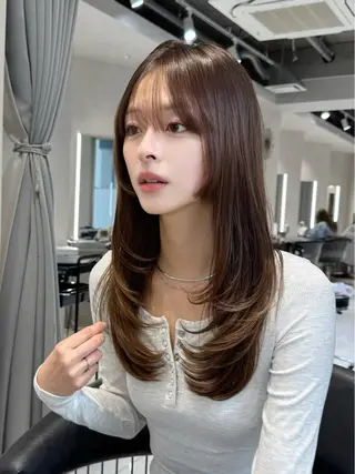 セミロング カラー 韓国ハイレイヤー ハッシュカット特化のヘアスタイル