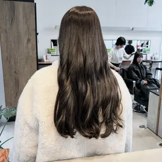 ロング カラー 金本麗美 ボブパーマ グレージュ/オリーブのヘアスタイル