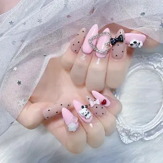 ネイル Hin Nailのネイルデザイン